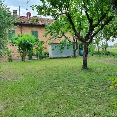 Casa Frutteto Private Garden In Monferrato Апартаменты *