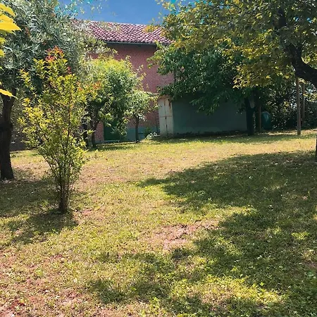 Апартаменты Casa Frutteto Private Garden In Monferrato Montegrosso d'Asti